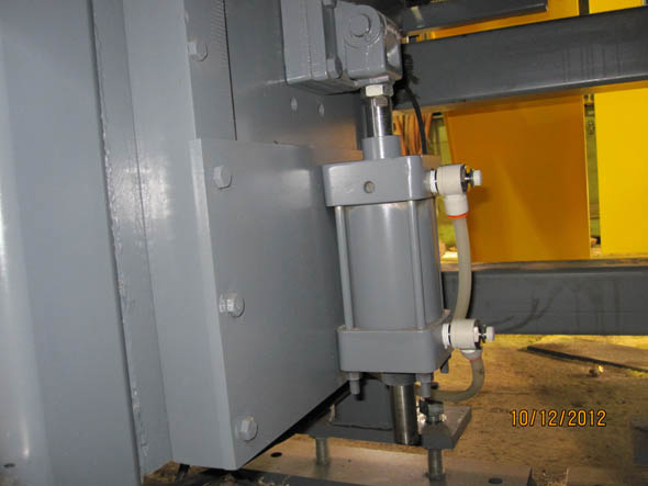 Presse à poutrelles